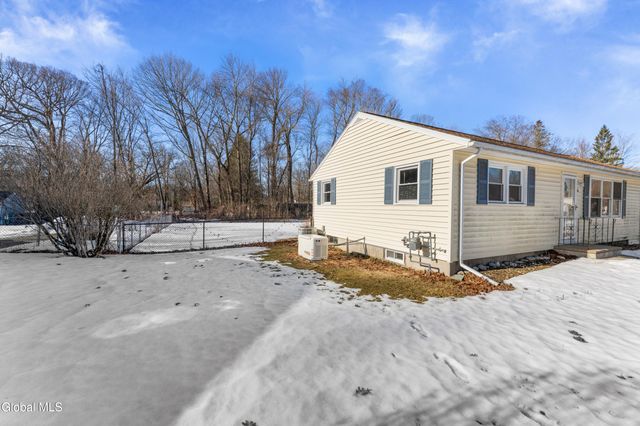 28 Kile Drive, Glenville, NY 12302