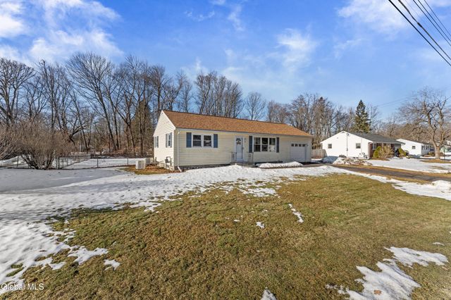 28 Kile Drive, Glenville, NY 12302