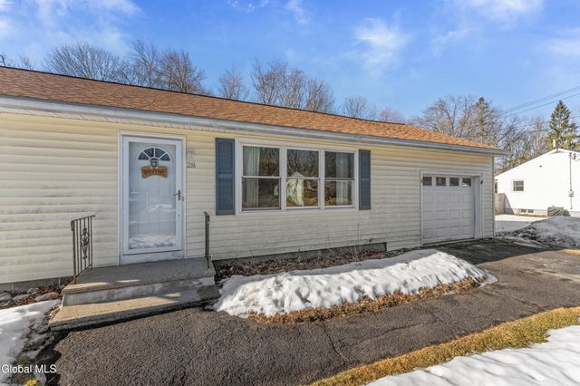 28 Kile Drive, Glenville, NY 12302