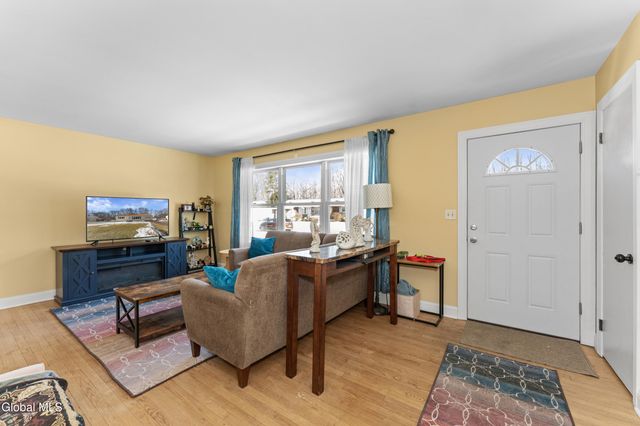 28 Kile Drive, Glenville, NY 12302