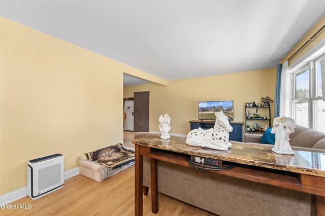 28 Kile Drive, Glenville, NY 12302