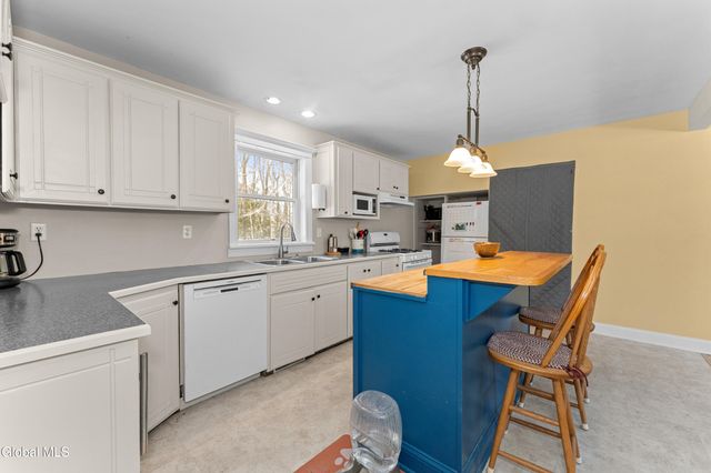 28 Kile Drive, Glenville, NY 12302