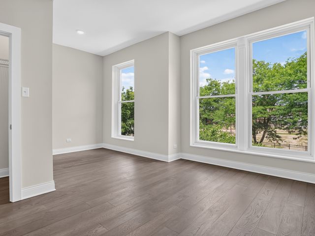 3169 W Monroe Street, Chicago, IL 60612