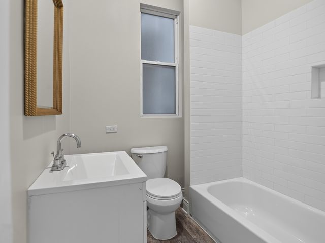 3169 W Monroe Street, Chicago, IL 60612
