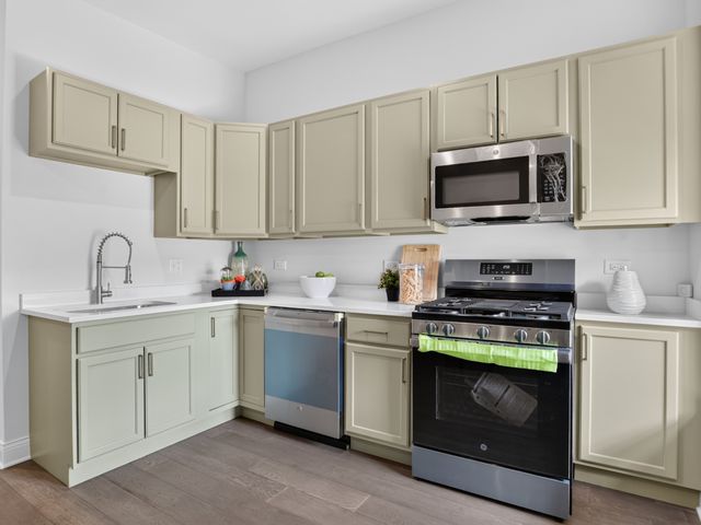 3169 W Monroe Street, Chicago, IL 60612