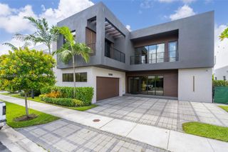 10082 NW 77th St, Doral, FL 33178