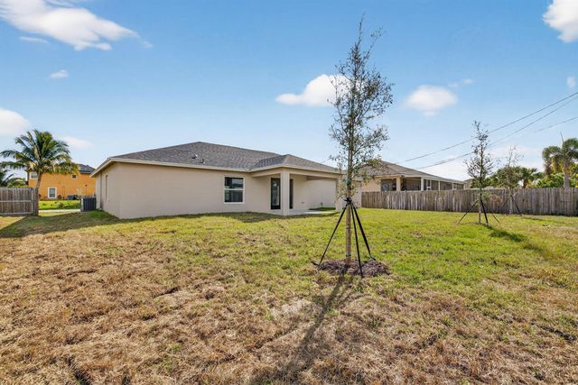 4122 SW Baird Street, Port St. Lucie, FL 34953