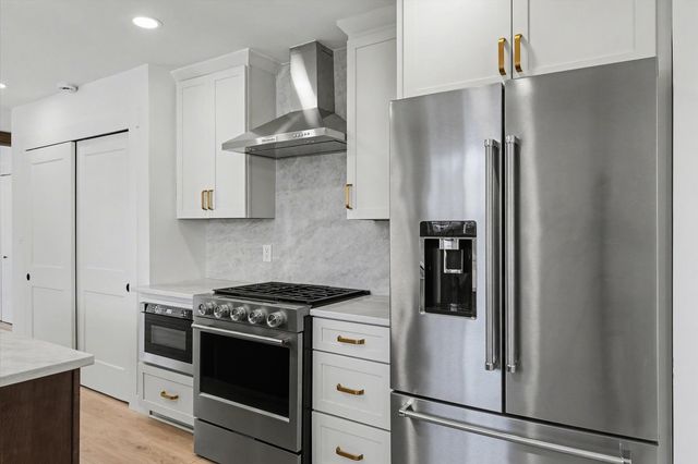 1808 Golfview Drive, Urbana, IL 61801