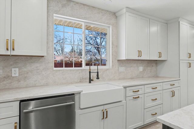 1808 Golfview Drive, Urbana, IL 61801