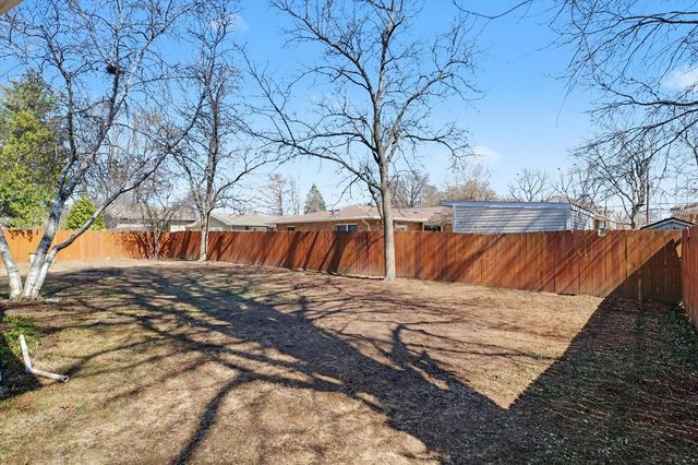 1808 Golfview Drive, Urbana, IL 61801