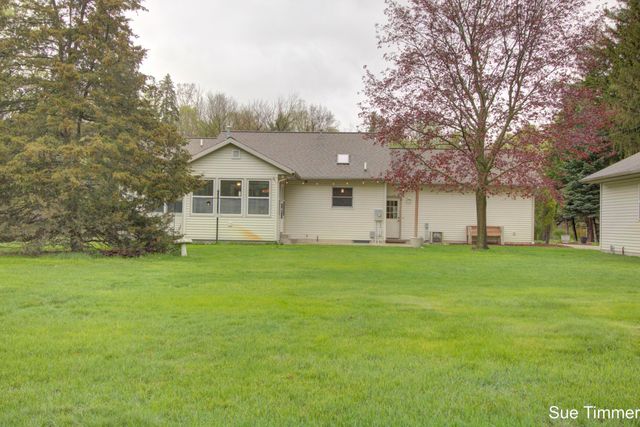 2042 Hayes Street, Marne, MI 49435