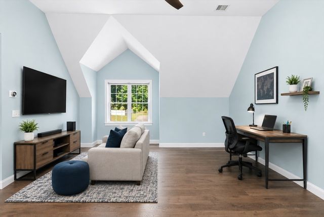 103 Mceachron Dr, Stoughton, MA 02072