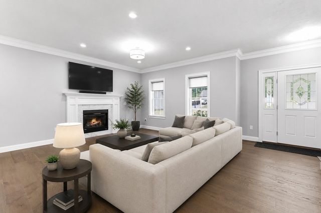 103 Mceachron Dr, Stoughton, MA 02072