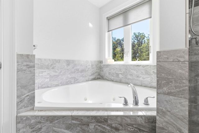 103 Mceachron Dr, Stoughton, MA 02072
