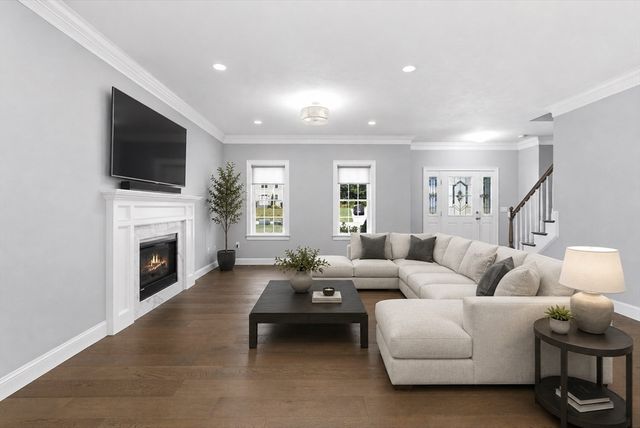 103 Mceachron Dr, Stoughton, MA 02072