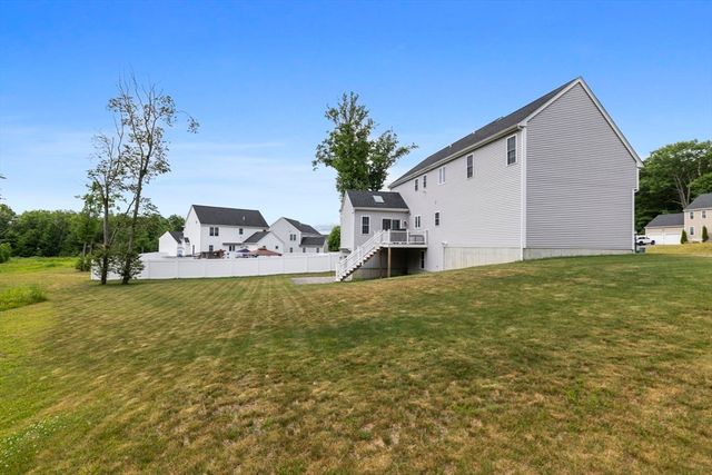 103 Mceachron Dr, Stoughton, MA 02072