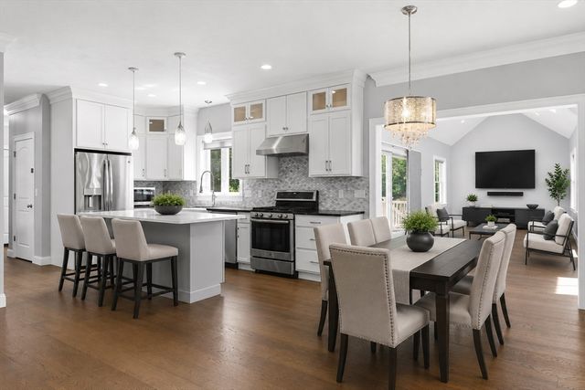 103 Mceachron Dr, Stoughton, MA 02072