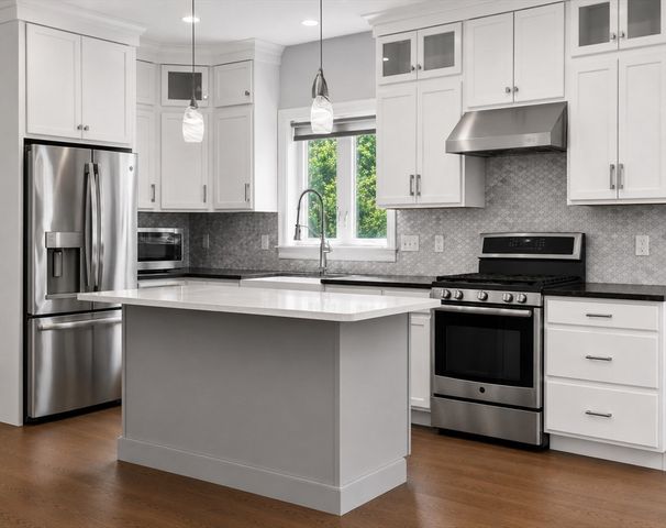 103 Mceachron Dr, Stoughton, MA 02072