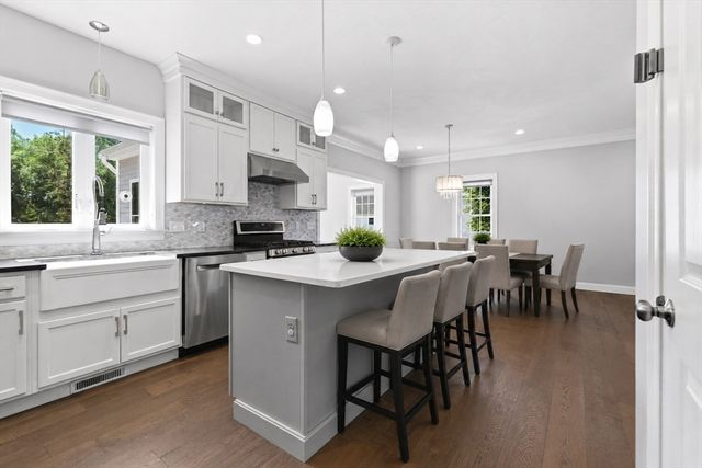 103 Mceachron Dr, Stoughton, MA 02072