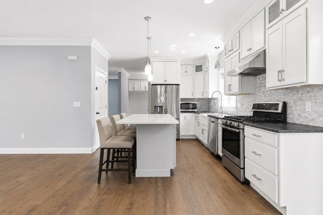 103 Mceachron Dr, Stoughton, MA 02072