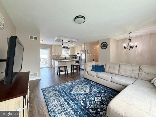 107 WALDEN WAY, Mount Airy, MD 21771