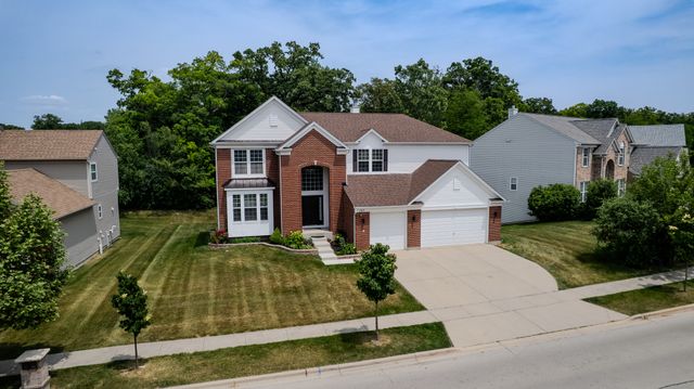 105 Black Hill Drive, Streamwood, IL 60107