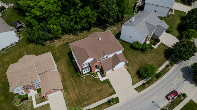 105 Black Hill Drive, Streamwood, IL 60107