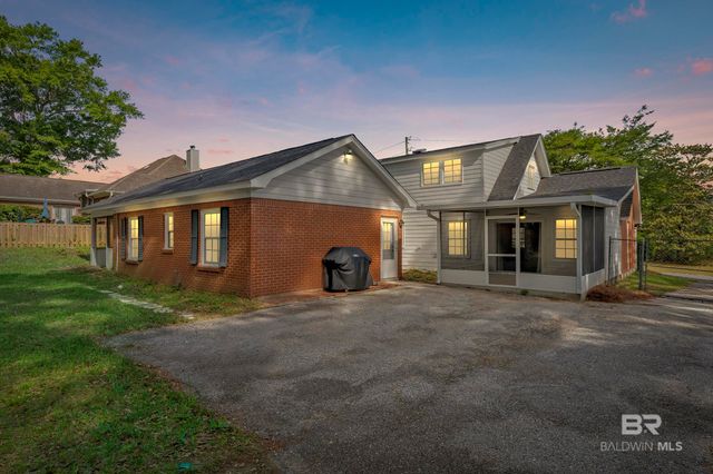 160 Country Club Drive, Daphne, AL 36526