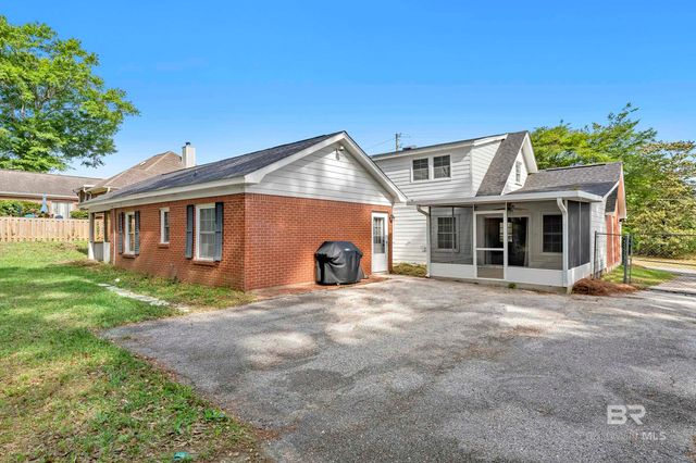 160 Country Club Drive, Daphne, AL 36526
