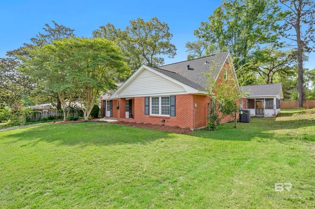 160 Country Club Drive, Daphne, AL 36526