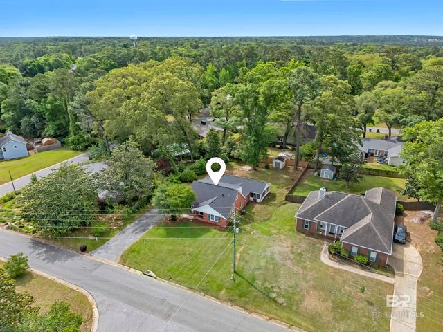 160 Country Club Drive, Daphne, AL 36526