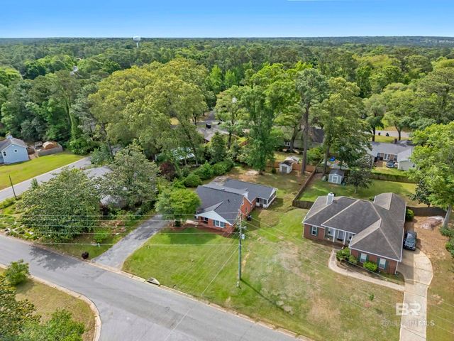 160 Country Club Drive, Daphne, AL 36526