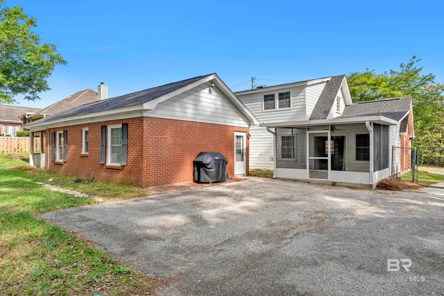 160 Country Club Drive, Daphne, AL 36526