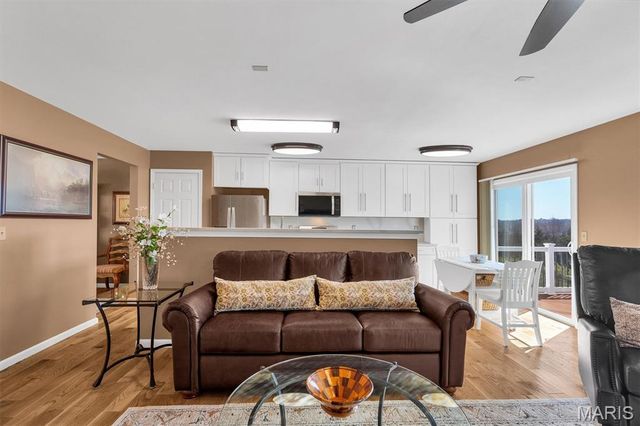 3572 Pearson Pointe Court, St Louis, MO 63129