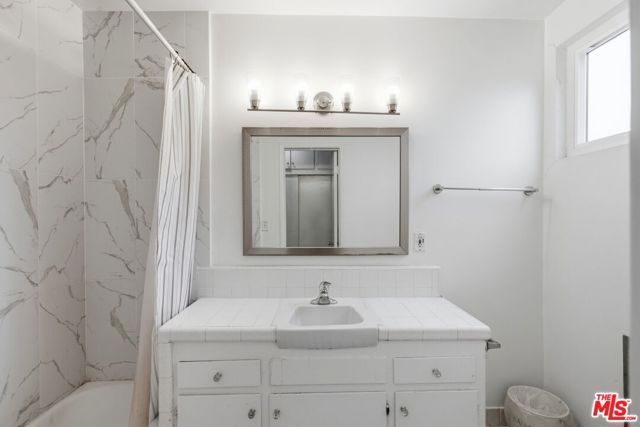 3743 Mclaughlin Avenue 12, Los Angeles, CA 90066