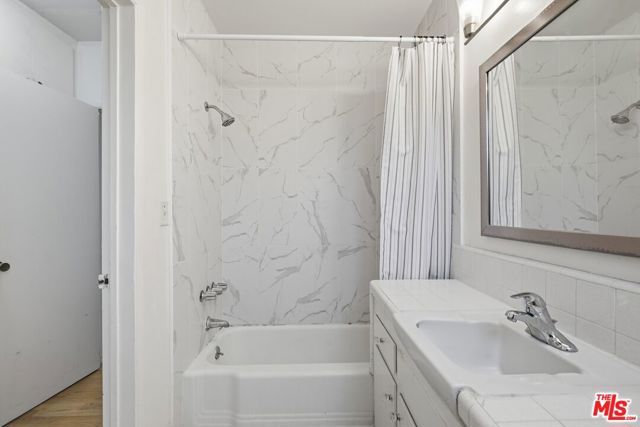 3743 Mclaughlin Avenue 12, Los Angeles, CA 90066