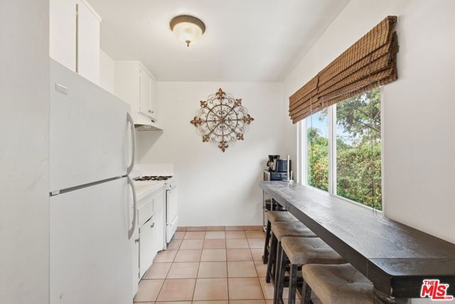 3743 Mclaughlin Avenue 12, Los Angeles, CA 90066