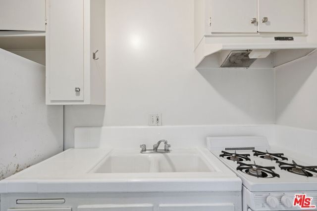 3743 Mclaughlin Avenue 12, Los Angeles, CA 90066