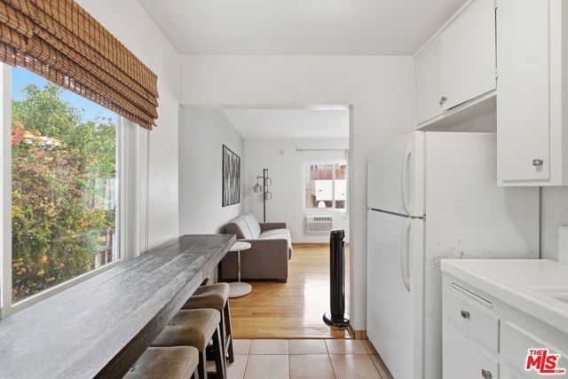 3743 Mclaughlin Avenue 12, Los Angeles, CA 90066