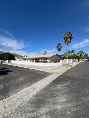 1990 E Calle Felicia, Palm Springs, CA 92262
