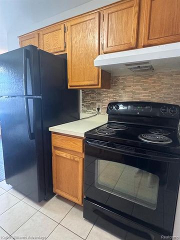 22313 Peachtree, Novi, MI 48375