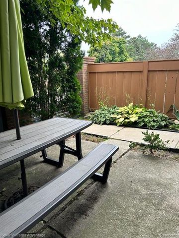 22313 Peachtree, Novi, MI 48375