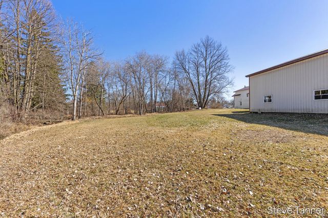 5423 E Howard City-Edmore, Cedar Lake, MI 48829