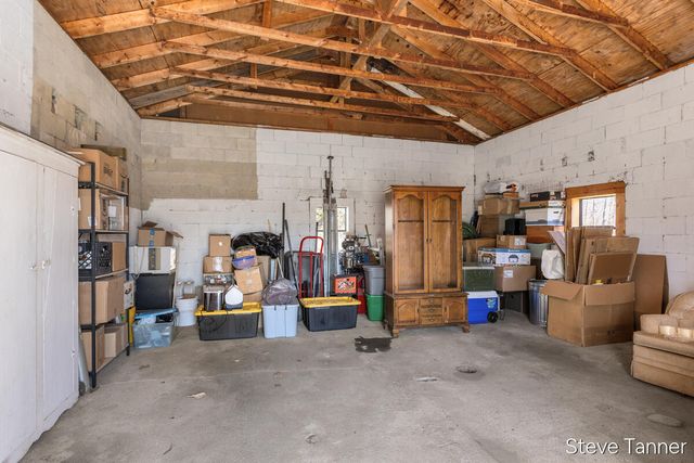 5423 E Howard City-Edmore, Cedar Lake, MI 48829