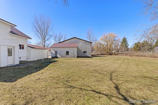 5423 E Howard City-Edmore, Cedar Lake, MI 48829