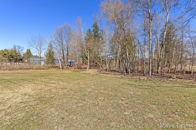 5423 E Howard City-Edmore, Cedar Lake, MI 48829