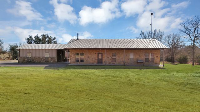 151 Roble Court, Weatherford, TX 76088