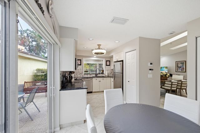 5743 Lakeview Mews Drive, Boynton Beach, FL 33437