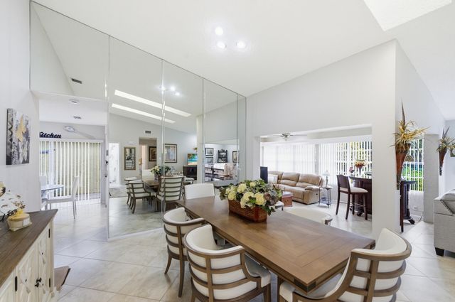 5743 Lakeview Mews Drive, Boynton Beach, FL 33437