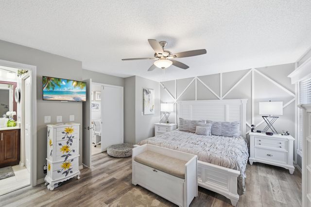 5743 Lakeview Mews Drive, Boynton Beach, FL 33437